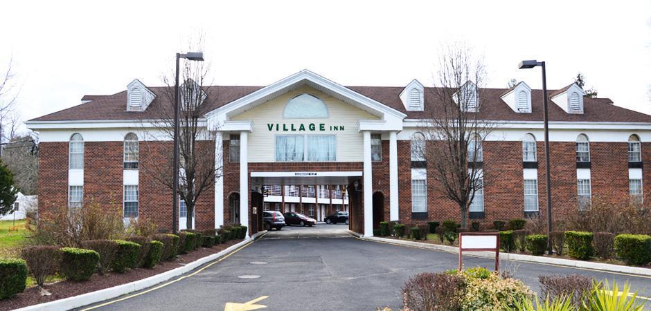 Village Inn Colts Neck Exterior photo